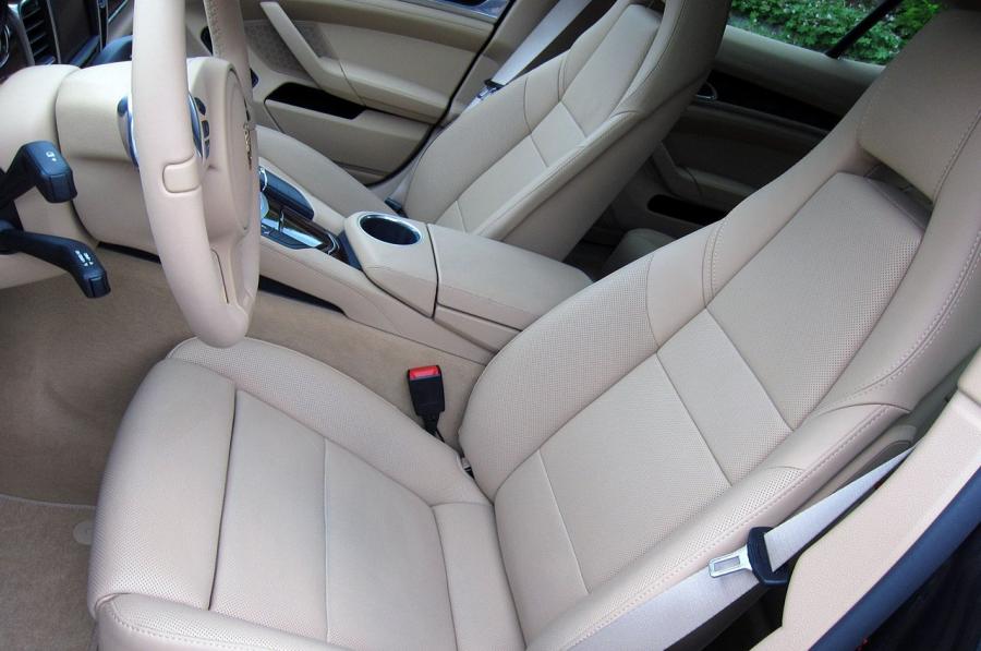  Porsche Panamera S Hybrid 2012 года  (фото 29 из 53)
